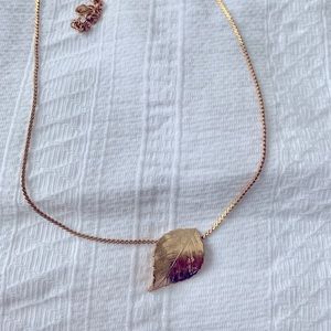 Gold coloured leaf necklace